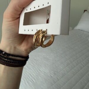 Elegant Gold Hoop Earrings